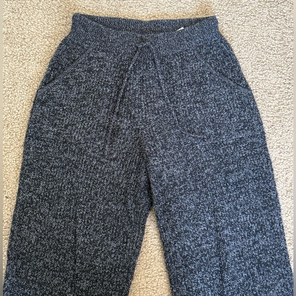 alo - knitted sweatpant - Picture 1 of 4